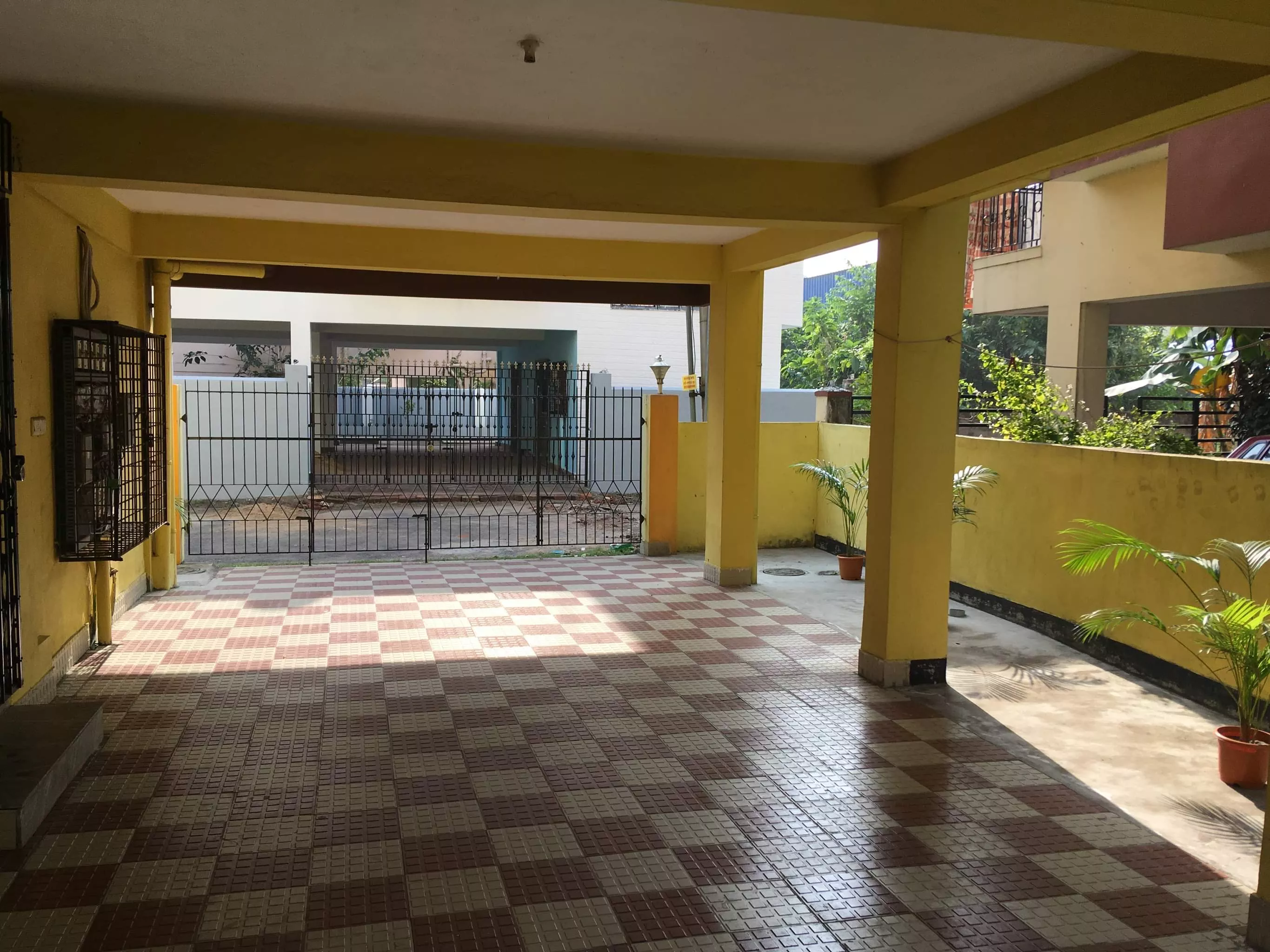 Secure & Convenient Garage Parking in Kolkata, WB