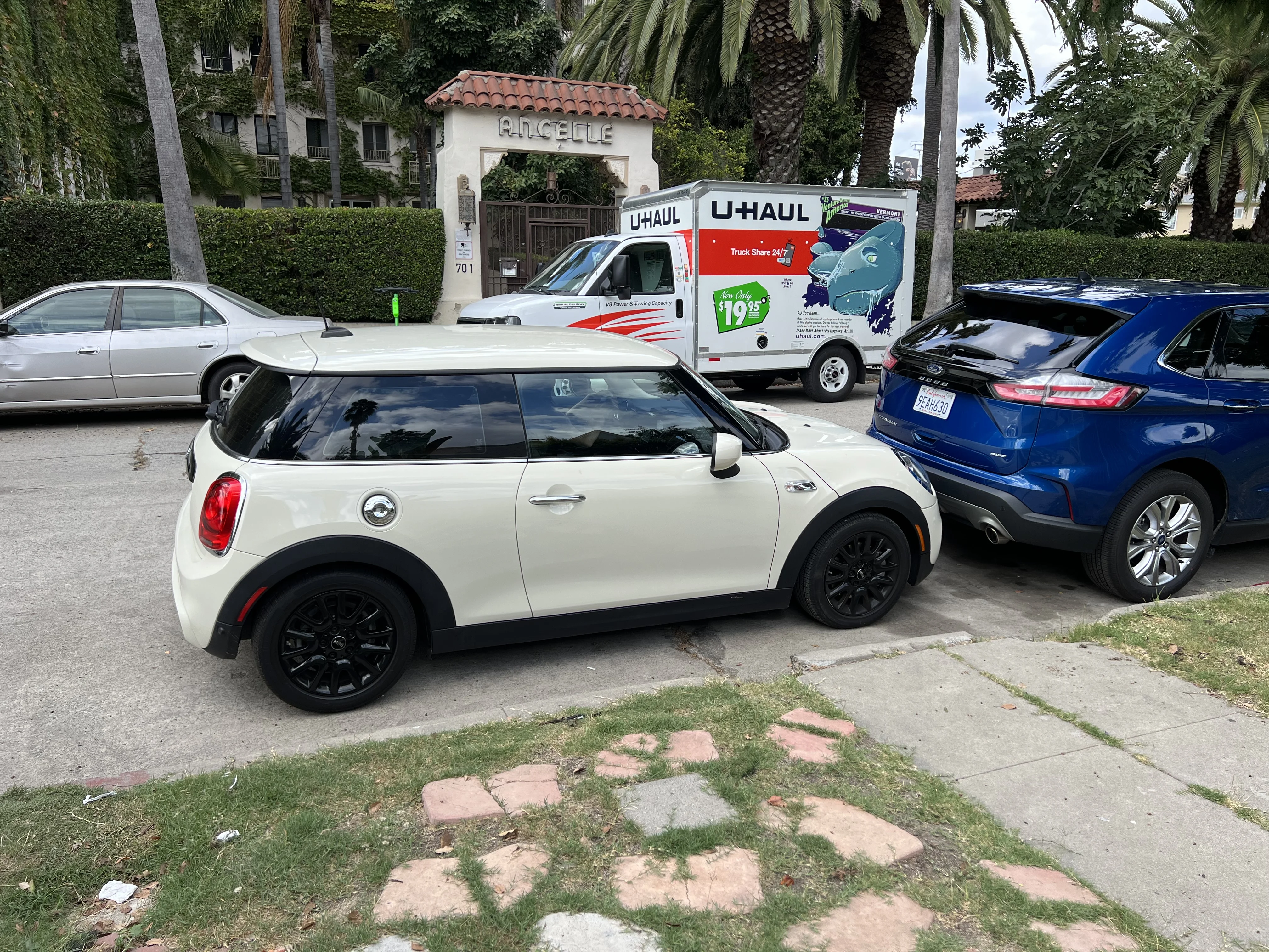 Secure 24/7 Private Parking in Los Angeles - $300/month