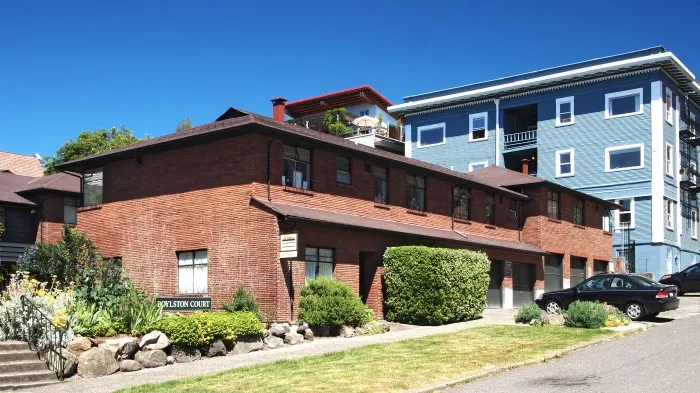 Secure Lighted Driveway Parking in Seattle - $5/Day