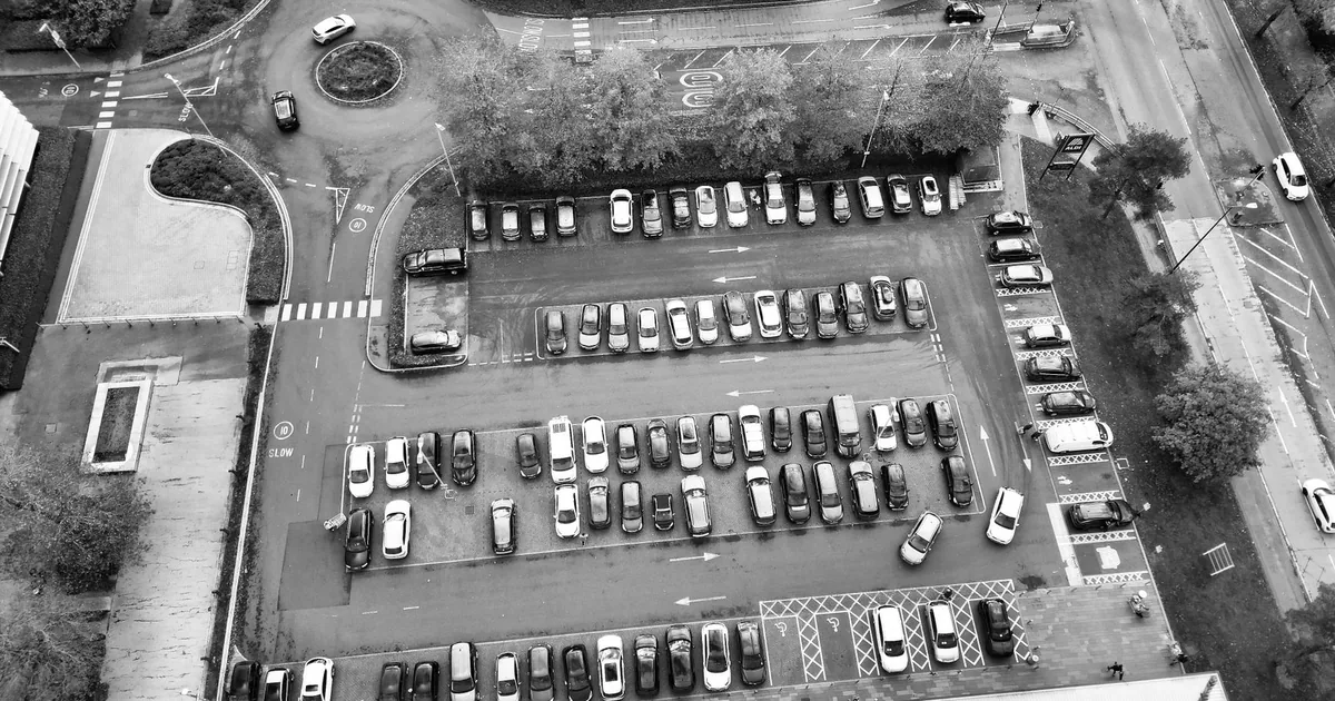 Street Parking Guide in Bath, England — car parking spaces and facilities