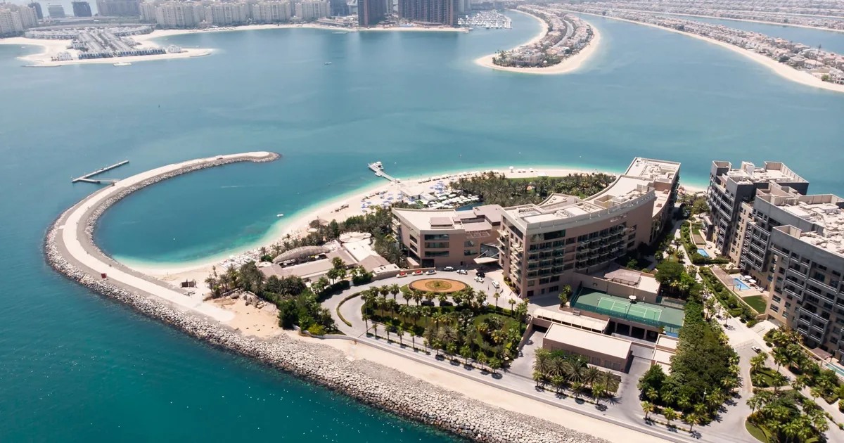 Parking Costs Guide in Palm Jumeirah, Dubai — car parking spaces and facilities