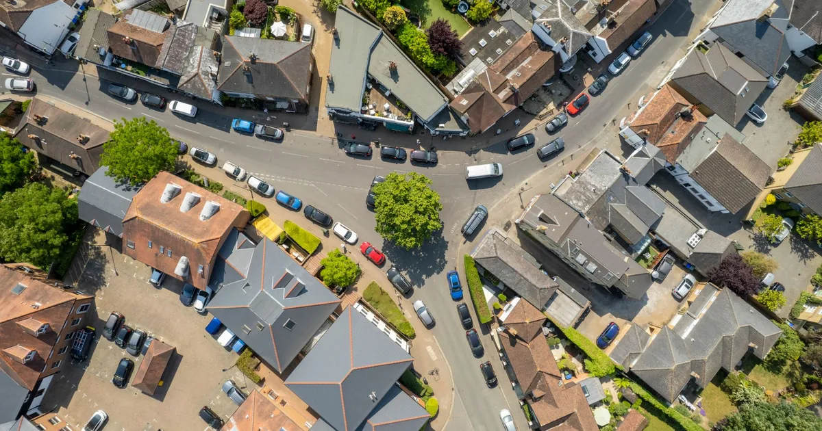 Street Parking Guide in Wimbledon, England — car parking spaces and facilities