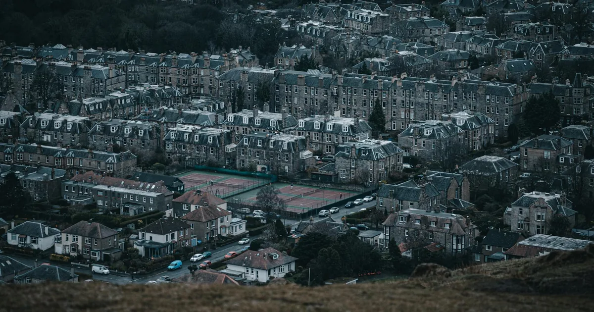 Cheap Parking Tips in Stirling, Scotland — car parking spaces and facilities