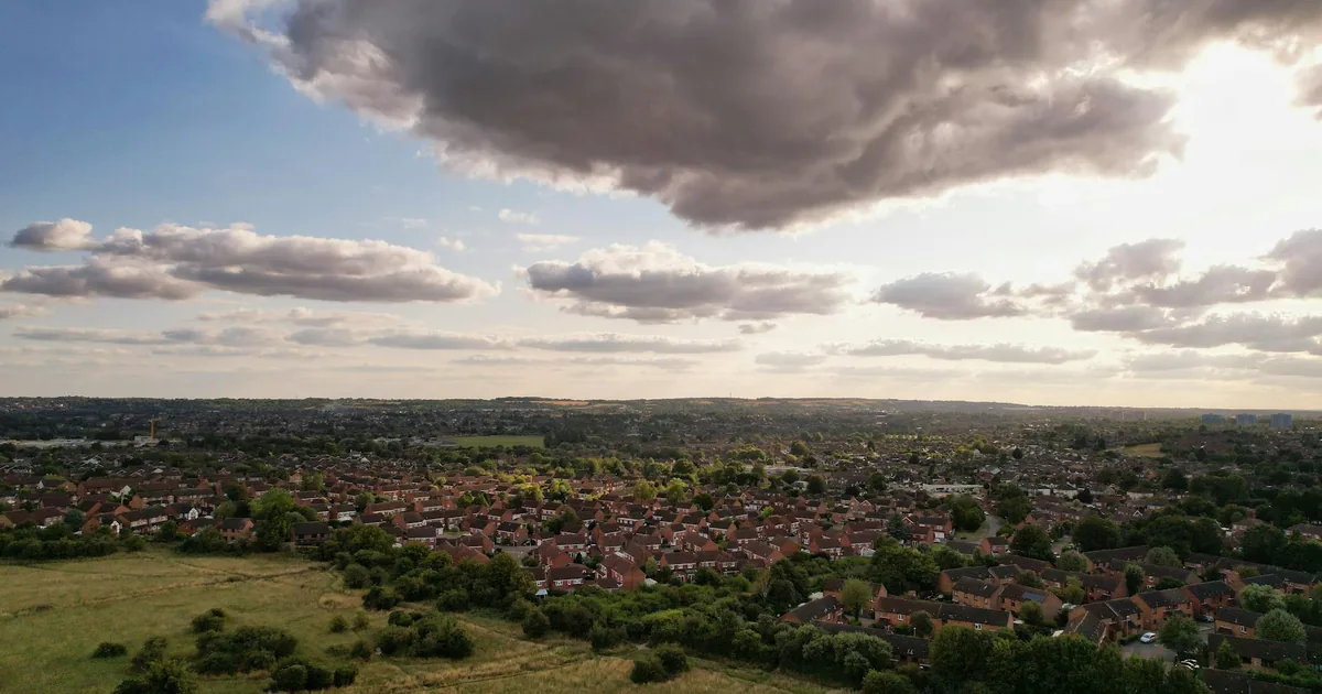 Moving Guide in West Northamptonshire, England — car parking spaces and facilities