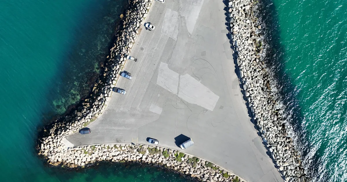 Free Parking Guide in Watermans Bay, Western Australia — car parking spaces and facilities