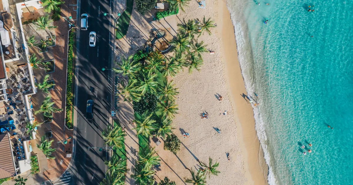 Moving Guide in East Honolulu, Hawaii — car parking spaces and facilities