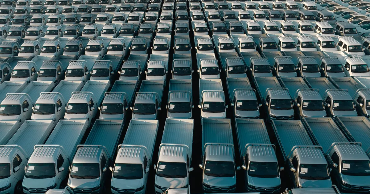 Towed Vehicle Guide in Solihull, England — car parking spaces and facilities