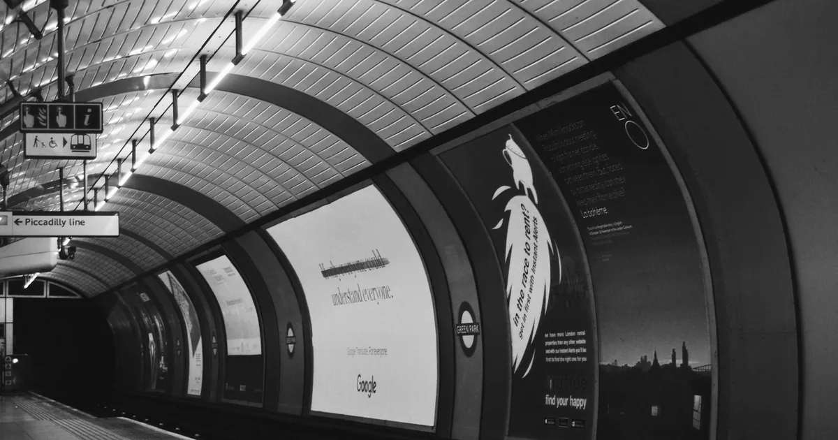Parking Signs Guide in Piccadilly, England — car parking spaces and facilities