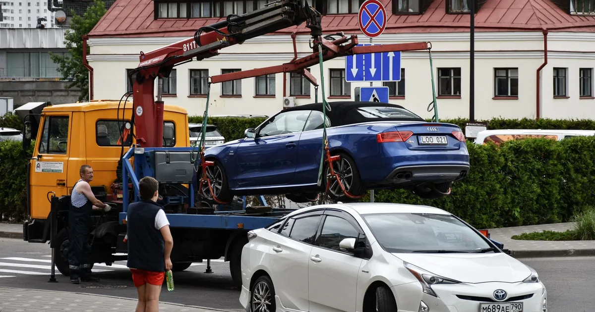 Towed Vehicle Guide in Khalifa City, Abu Dhabi — car parking spaces and facilities
