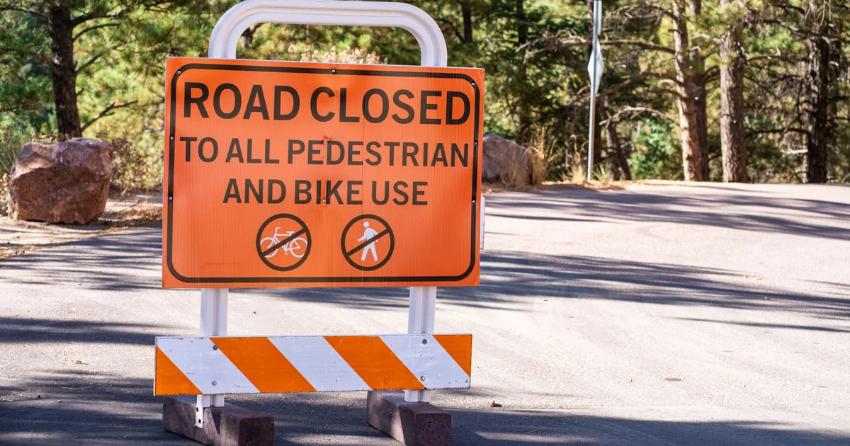 Parking Signs Guide in Downtown, California — car parking spaces and facilities
