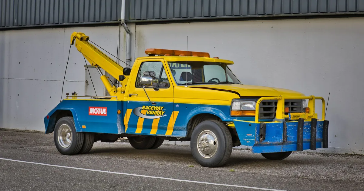 Towed Vehicle Guide in University City, Sharjah — car parking spaces and facilities