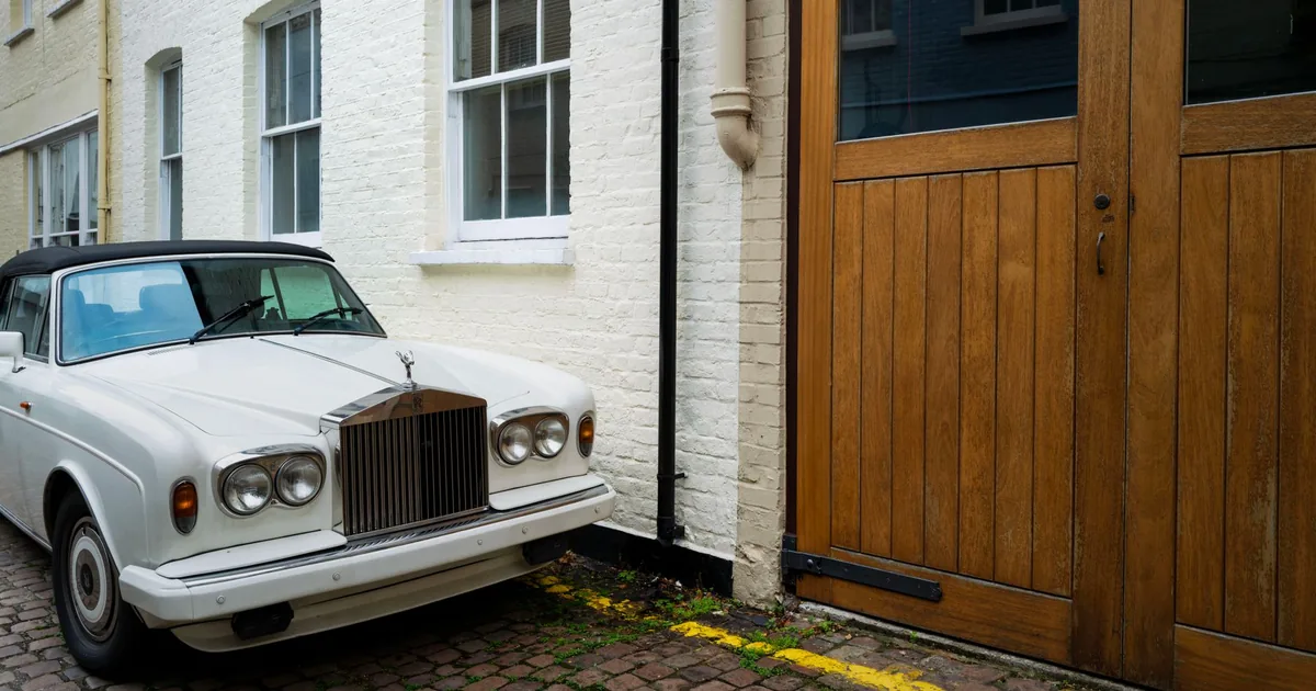 Rent Parking Guide in Kensington, England — car parking spaces and facilities