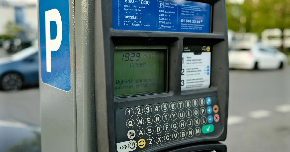 Parking Fines Guide in Feltham, England — car parking spaces and facilities