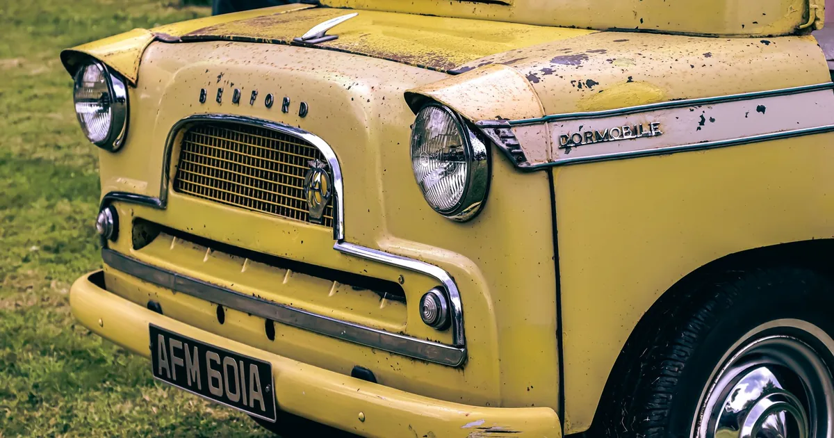 Towed Vehicle Guide in Castle Donington, England — car parking spaces and facilities
