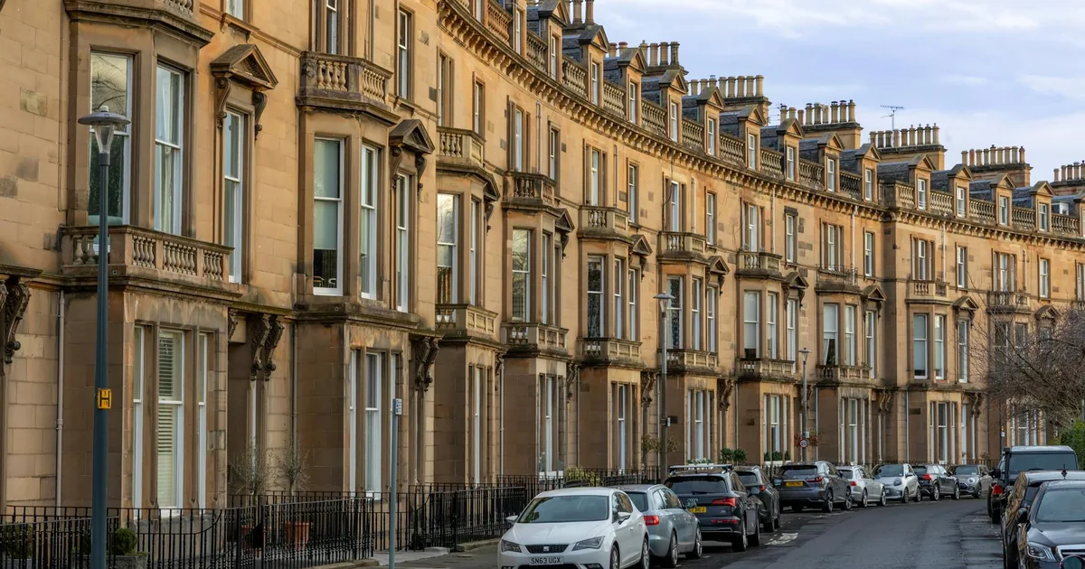 Free Parking Guide in East Park, Northern Ireland — car parking spaces and facilities