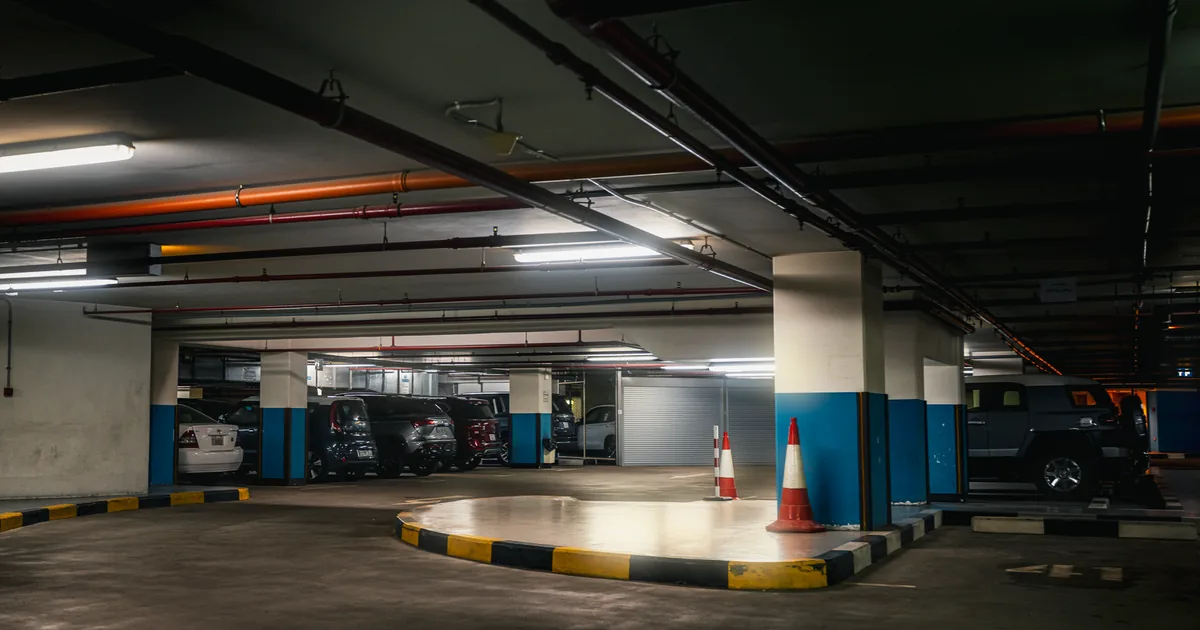 Vehicle Storage Guide in Al Nahda, Sharjah — car parking spaces and facilities