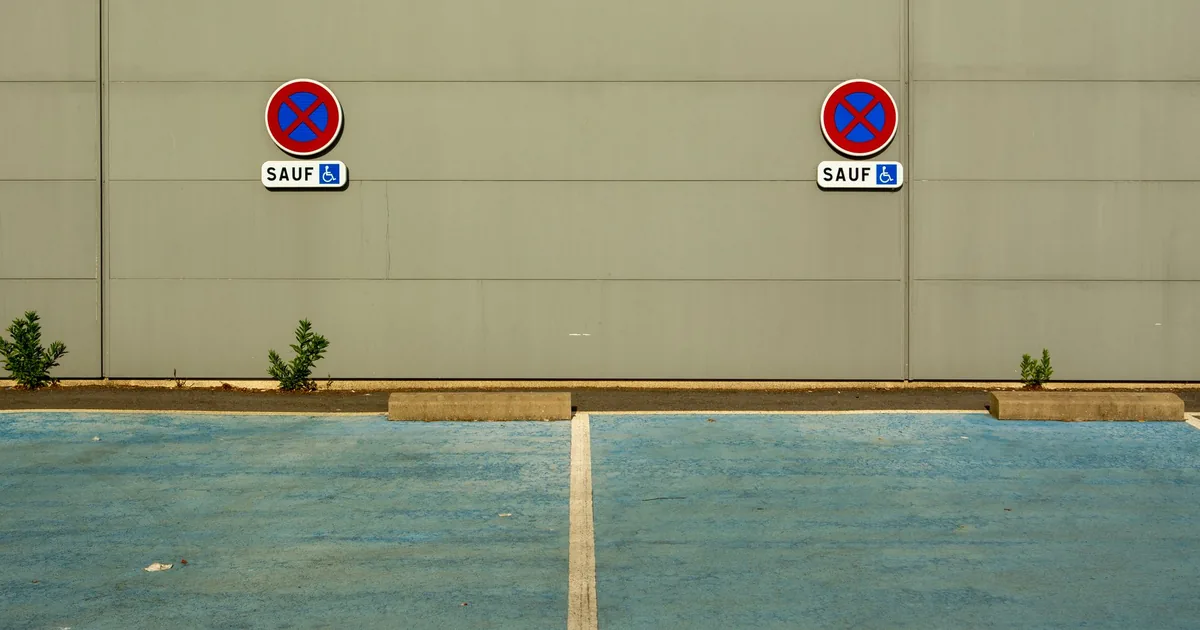 Parking Signs Guide in First Hill, Washington — car parking spaces and facilities