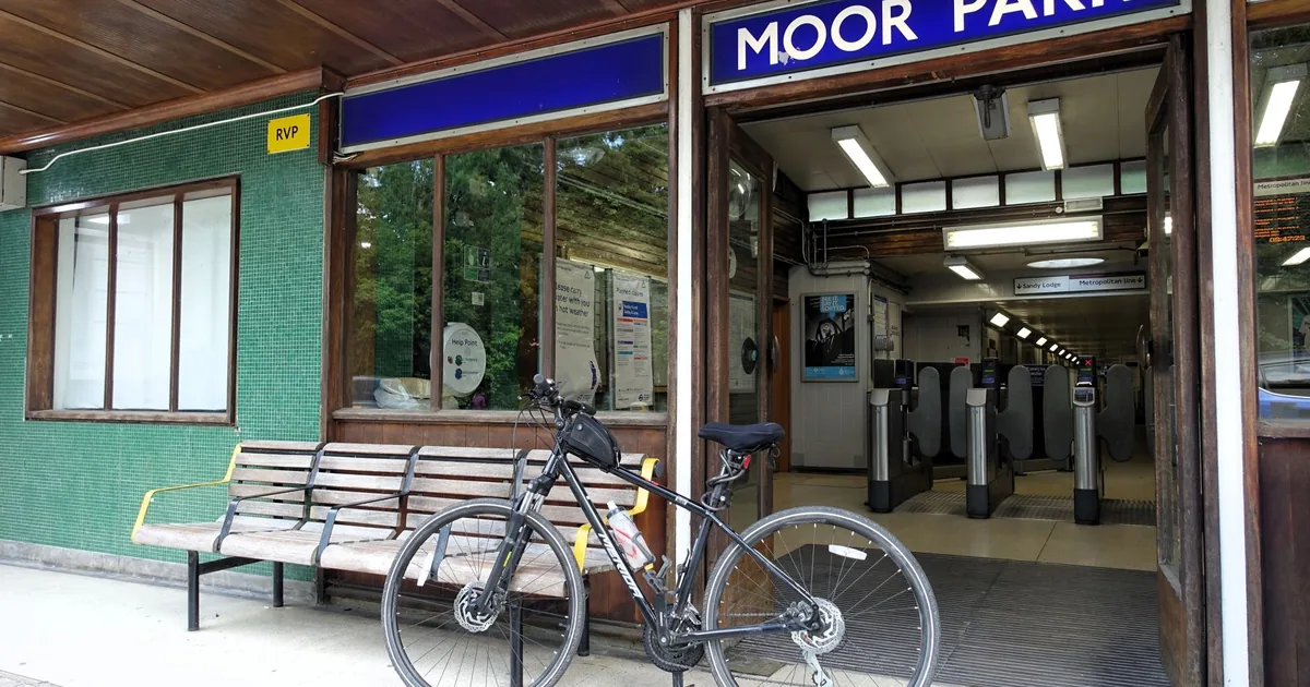 Parking Fines Guide in Wimbledon, England — car parking spaces and facilities