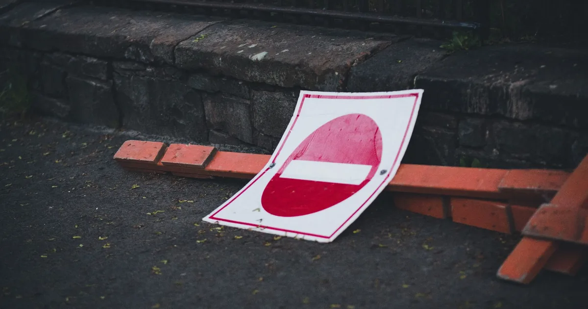 Parking Signs Guide in Temple Bar, Dublin — car parking spaces and facilities
