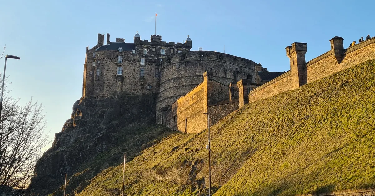Free Parking Guide in Scarborough Castle, England — car parking spaces and facilities