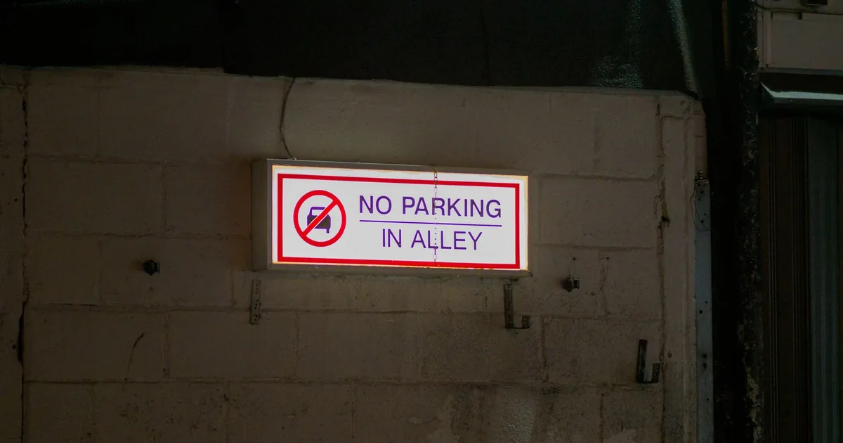 Parking Signs Guide in Brixton, England — car parking spaces and facilities