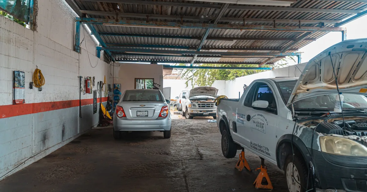 Vehicle Storage Guide in Liwan, Dubai — car parking spaces and facilities