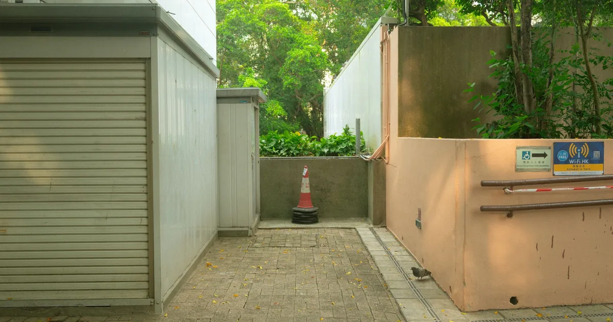 Parking Signs Guide in North Point, Hong Kong — car parking spaces and facilities
