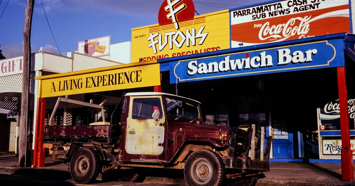 Moving Guide in Kingston, Western Australia — car parking spaces and facilities