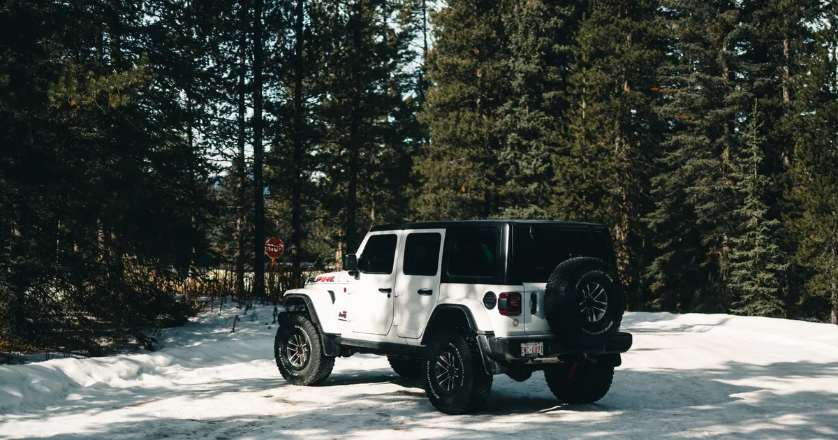 Free Parking Guide in Jasper, Alberta — car parking spaces and facilities