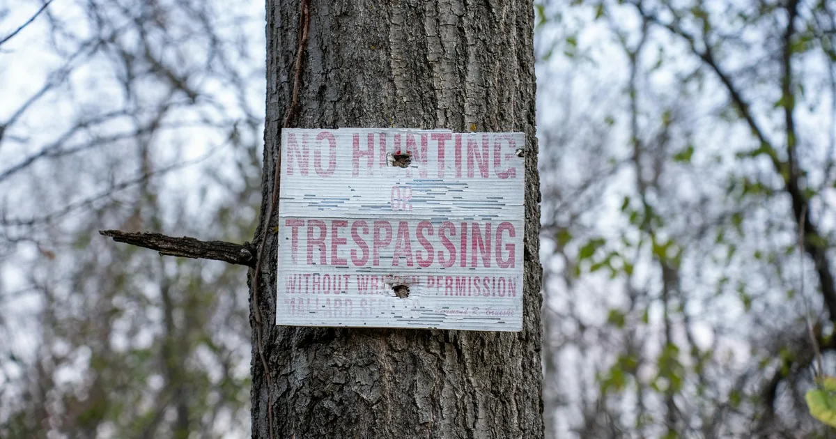 Parking Signs Guide in Forest Hills, Kentucky — car parking spaces and facilities