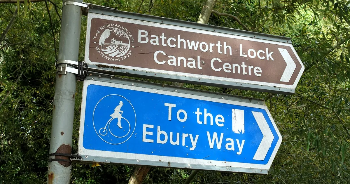 Parking Signs Guide in Rickmansworth, England — car parking spaces and facilities