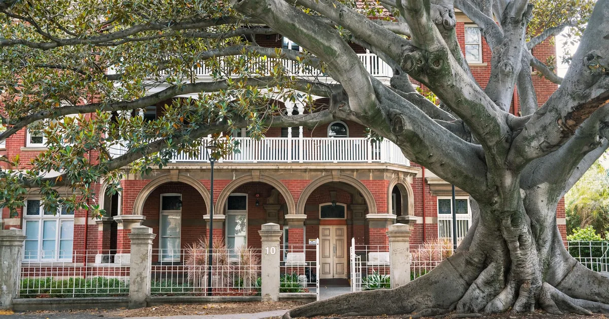 Moving Guide in Perth, Western Australia — car parking spaces and facilities