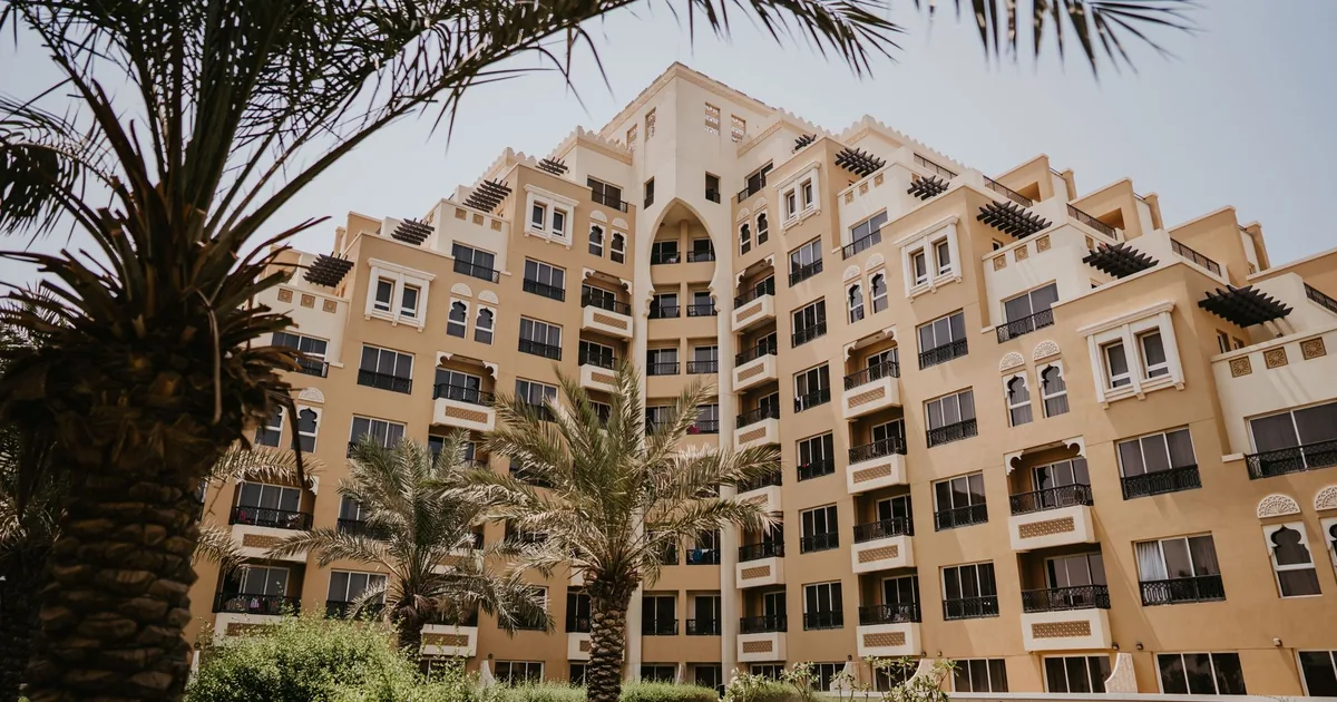 Moving Guide in Al Barsha, Dubai — car parking spaces and facilities