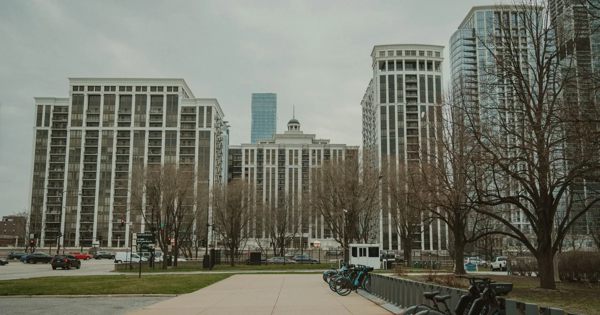 Rent Parking Guide in Downtown Lansing, Nevada — car parking spaces and facilities