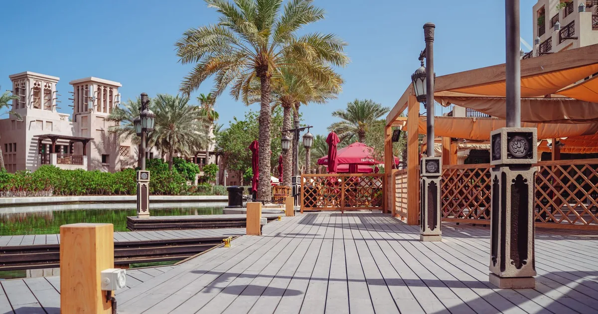 Moving Guide in Madinat Zayed, Abu Dhabi — car parking spaces and facilities