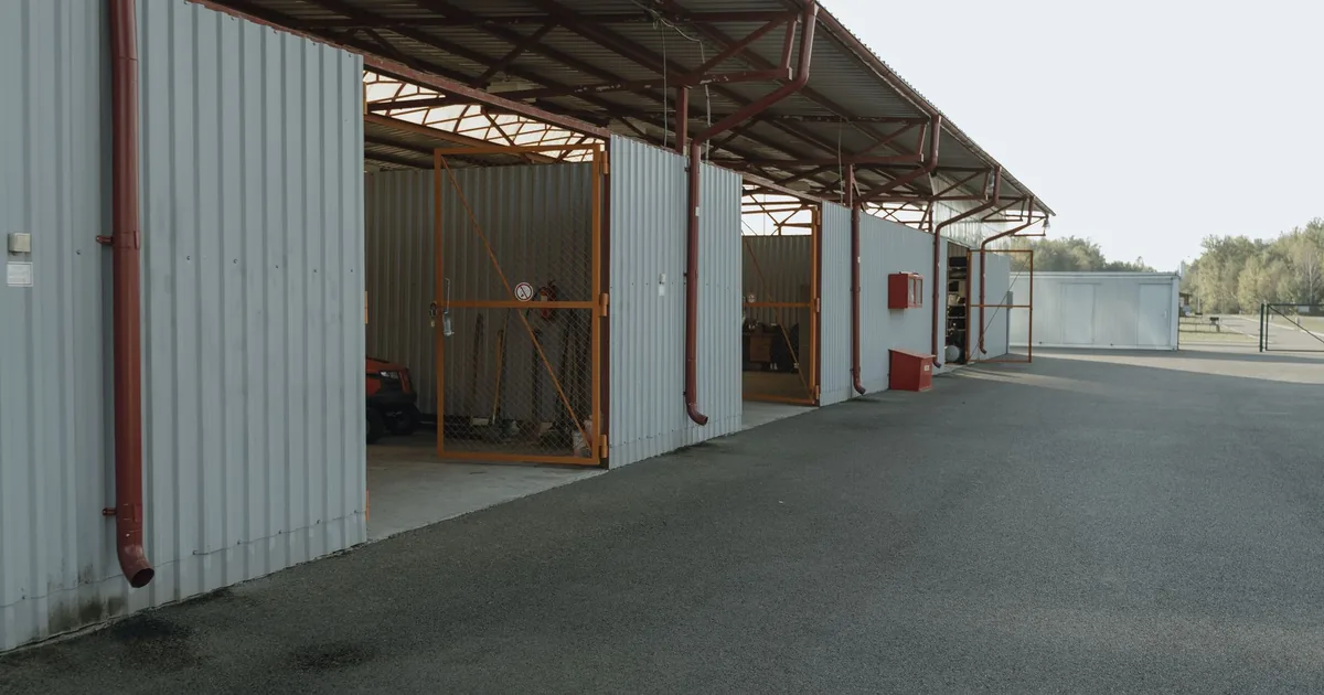 Vehicle Storage Guide in Mayfair, England — car parking spaces and facilities