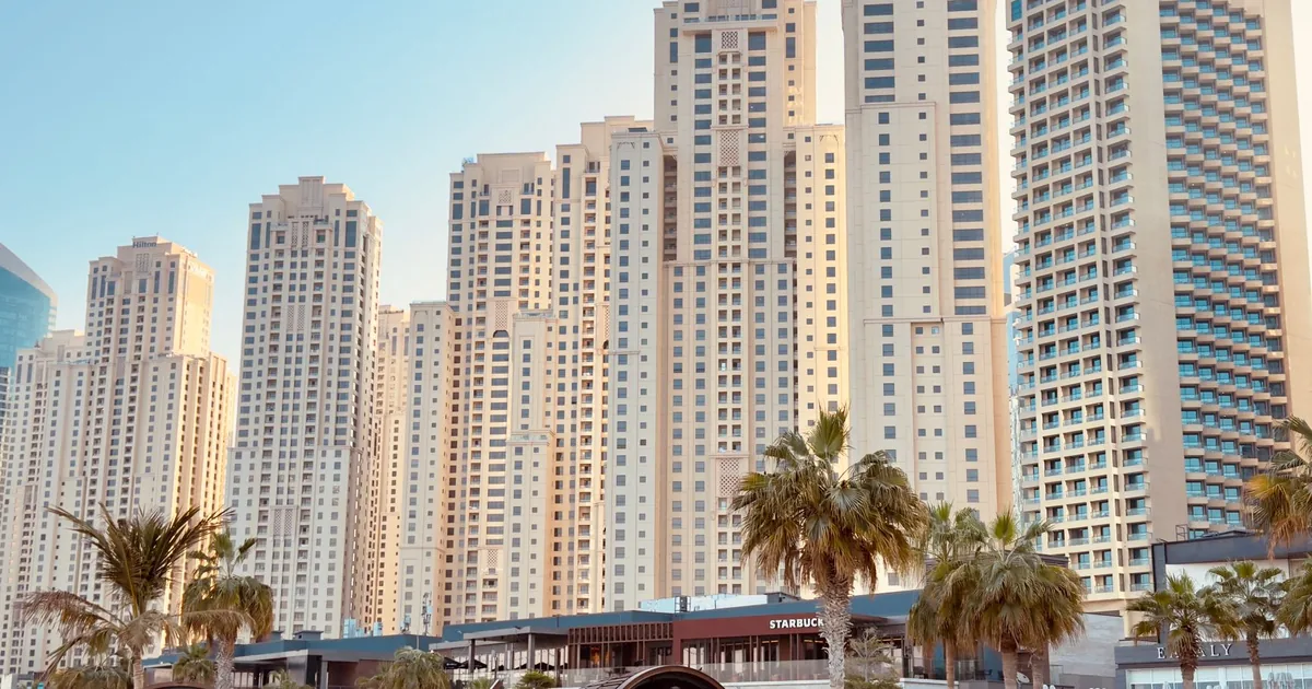 Moving Guide in Palm Jumeirah, Dubai — car parking spaces and facilities