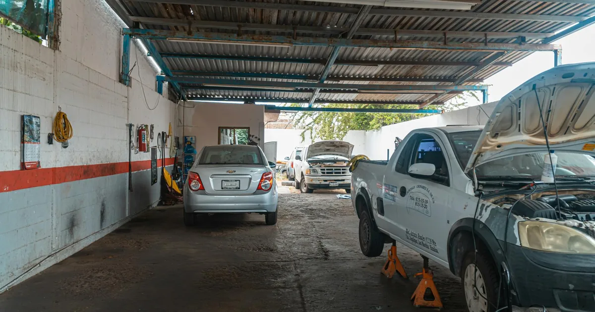 Vehicle Storage Guide in East Side,  — car parking spaces and facilities
