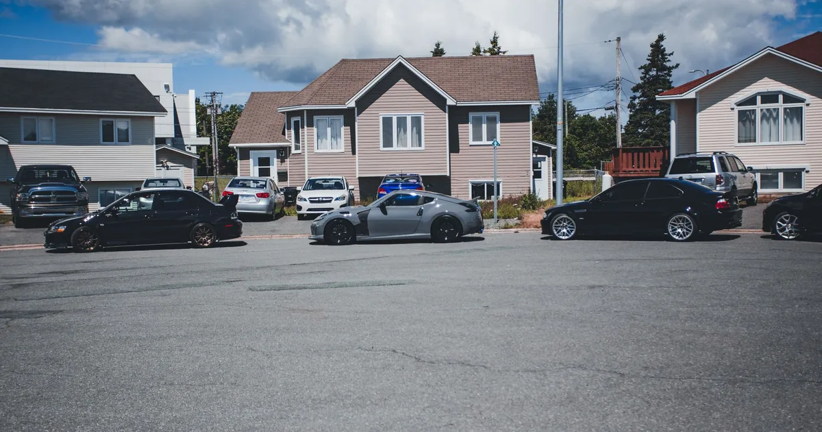 Rent Parking Guide in Downtown Moncton, British Columbia — car parking spaces and facilities