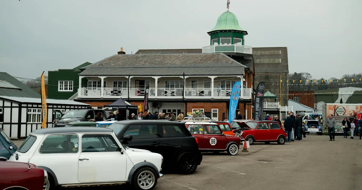 Parking Costs Guide in Lytham, England — car parking spaces and facilities