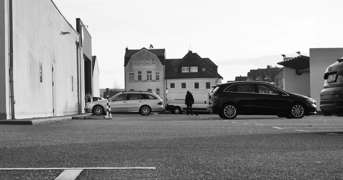 Parking Costs Guide in Isleworth, England — car parking spaces and facilities