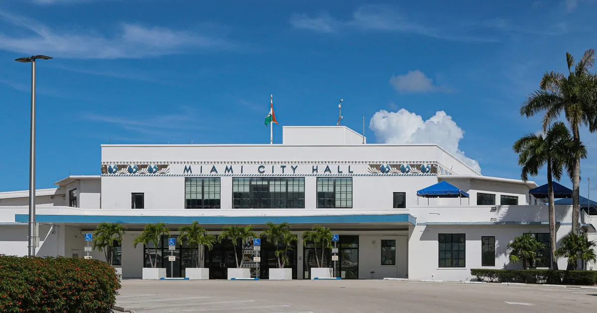 Parking Costs Guide in Bradenton, Florida — car parking spaces and facilities