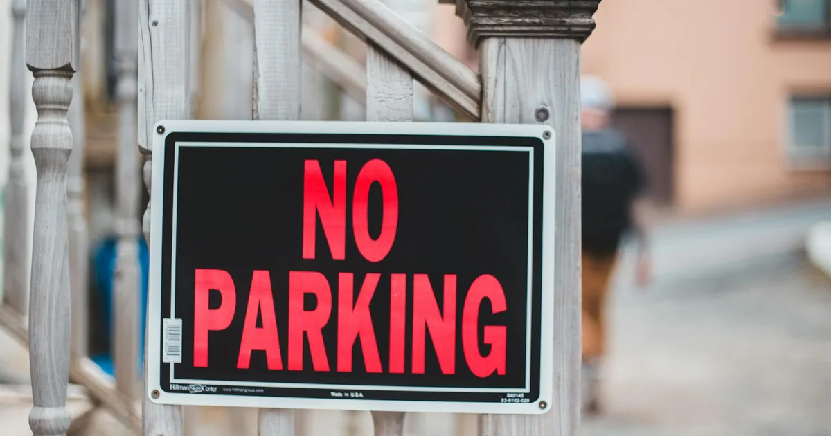 Parking Signs Guide in Glasgow City, Scotland — car parking spaces and facilities