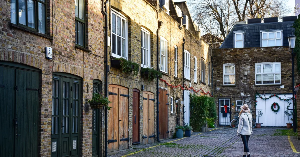 Rent Parking Guide in Soho, England — car parking spaces and facilities
