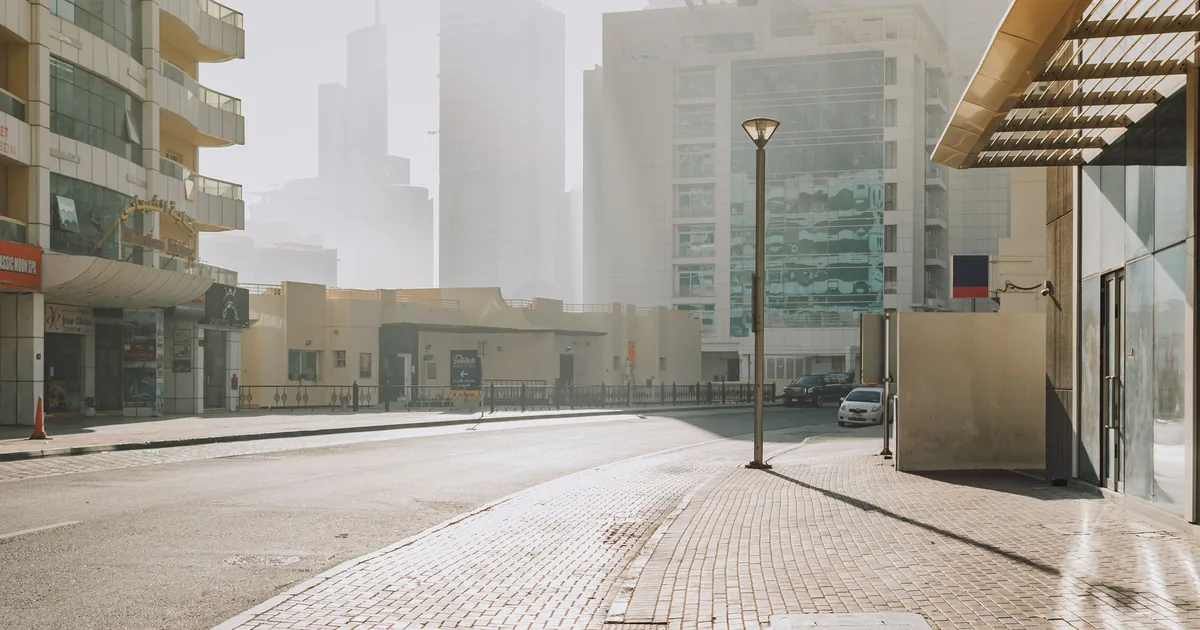 Moving Guide in Liwa, Abu Dhabi — car parking spaces and facilities