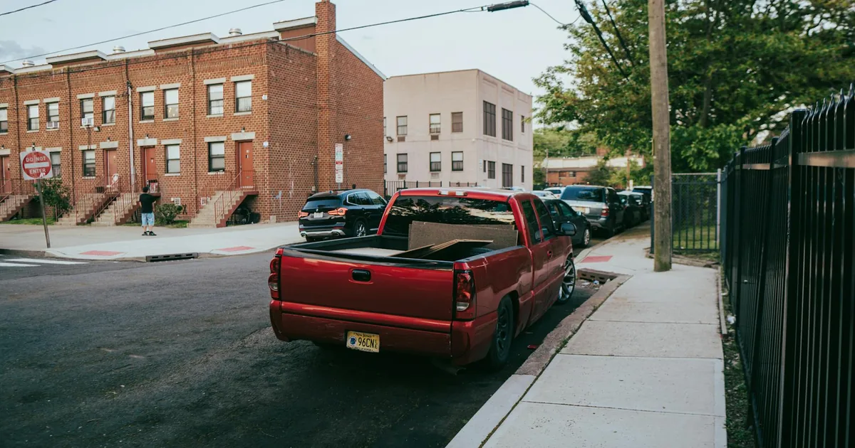 Moving Guide in First Hill, Washington — car parking spaces and facilities