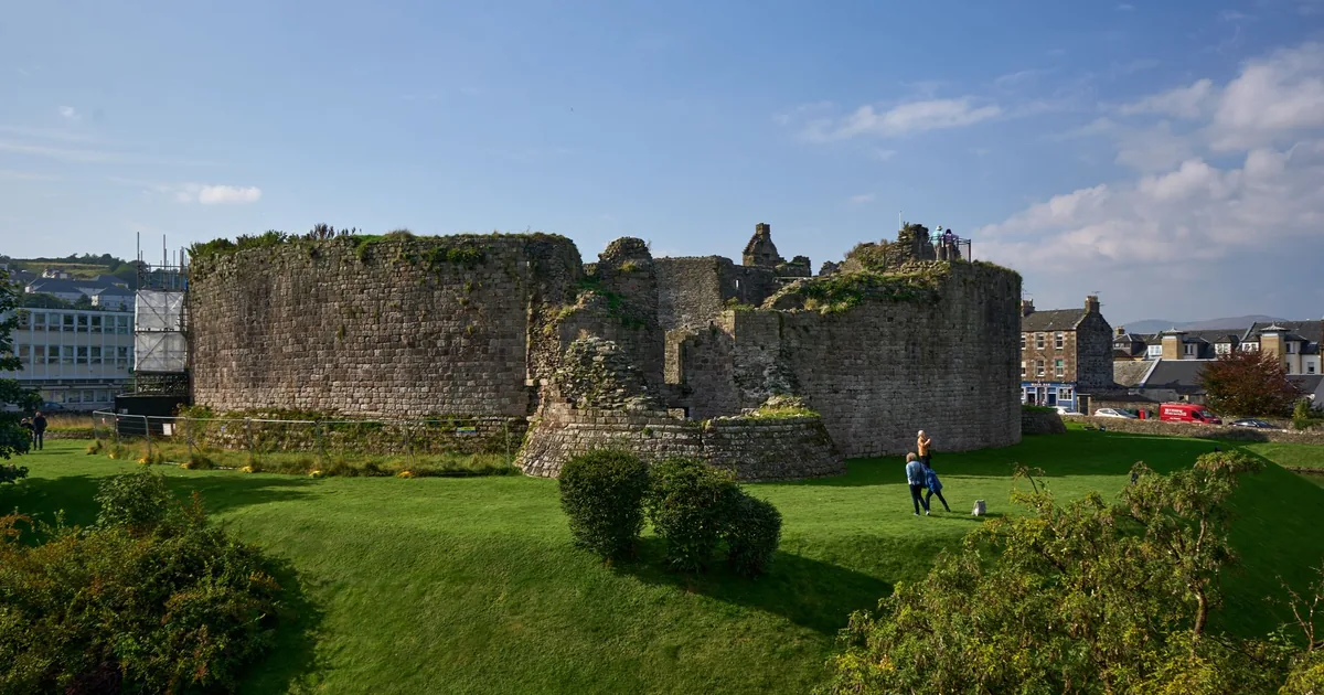 Parking Permits Guide in Flint Castle, Wales — car parking spaces and facilities