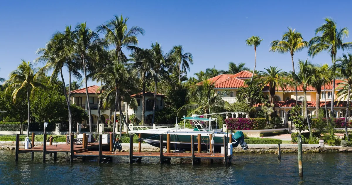 Parking Permits Guide in Fort Pierce, Florida — car parking spaces and facilities