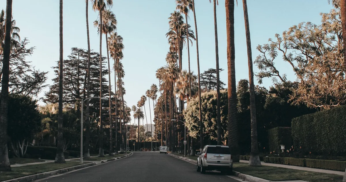 Free Parking Guide in Beverly Hills, California — car parking spaces and facilities