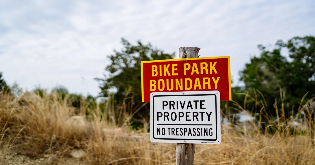 Parking Signs Guide in Anderson, Indiana — car parking spaces and facilities